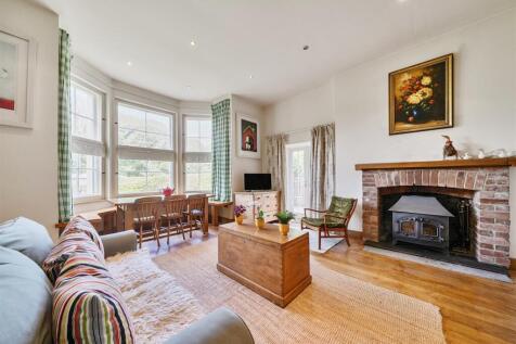 Sitting/Dining Room