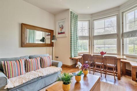 Sitting/Dining Room