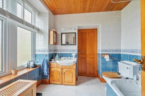 Jack and Jill En-suite