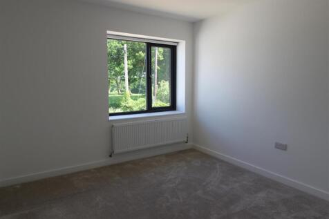bedroom 2.JPG