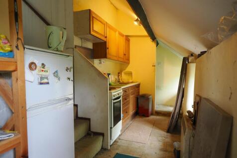 Annexe Kitchen (Vendor Photo)