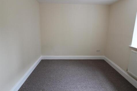 bedroom 2.JPG