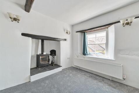LIVING ROOM.jpg