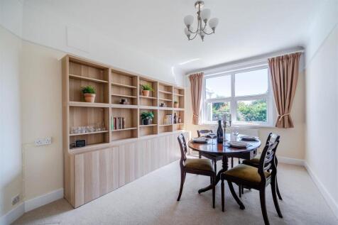 Dining Room/Bedroom 3