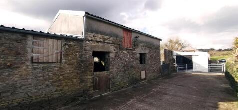 Lot 2 Stable External