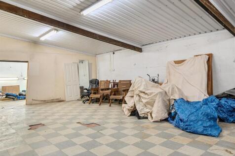 Garage/Workshop Internal