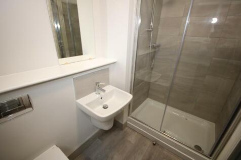 Ensuite Bed 1
