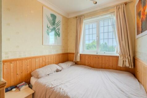 Hever Close-5.jpg