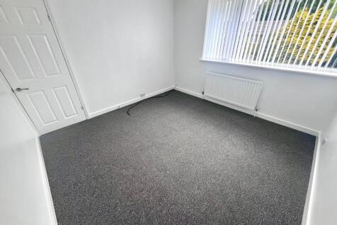 BEDROOM 1.1.jpg
