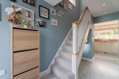 Camberley Crescent-8.jpg