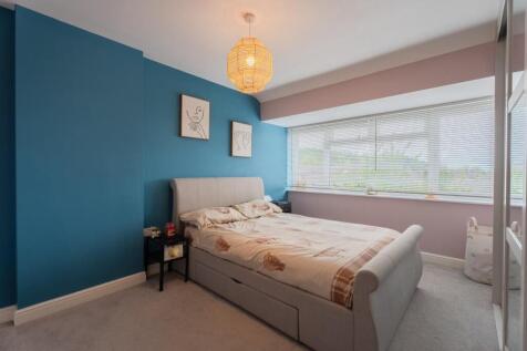 Camberley Crescent-1.jpg
