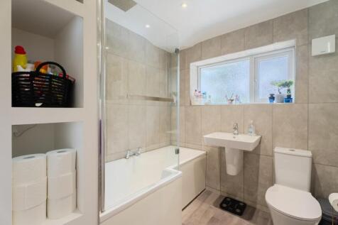 Camberley Crescent-4.jpg