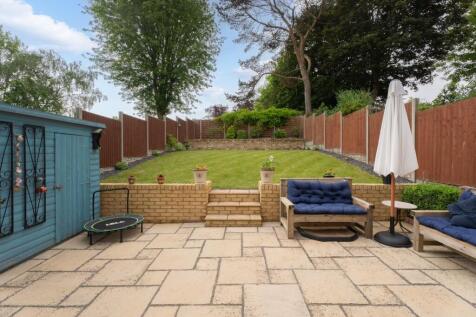 Camberley Crescent-18.jpg