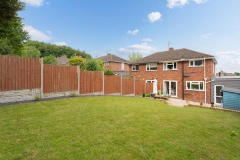 Camberley Crescent-17.jpg