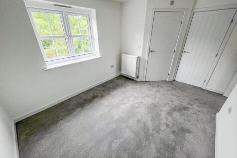 BEDROOM 1.jpg