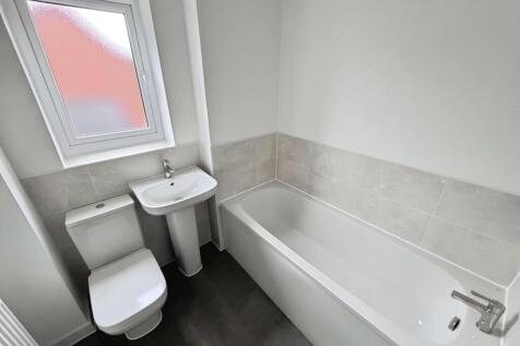 FAMILY BATHROOM.jpg