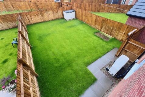 REAR GARDEN.jpg
