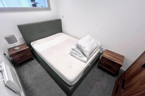 BEDROOM.jpg