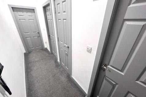 HALLWAY.jpg