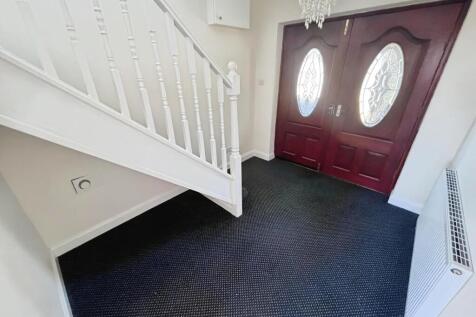 ENTRANCE HALLWAY 1.jpg