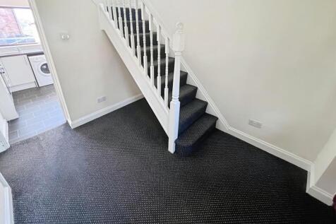 ENTRANCE HALLWAY 2.jpg