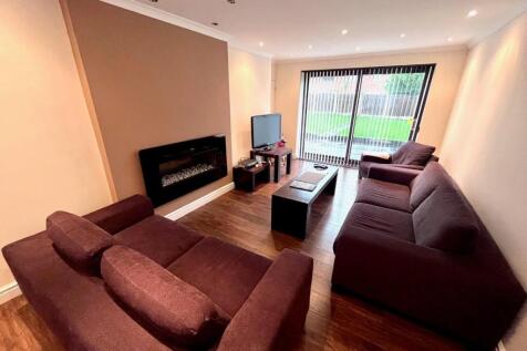 LOUNGE 2.jpg