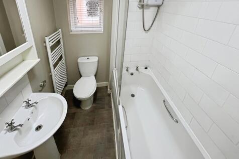 pbox-bathroom-321310.jpg