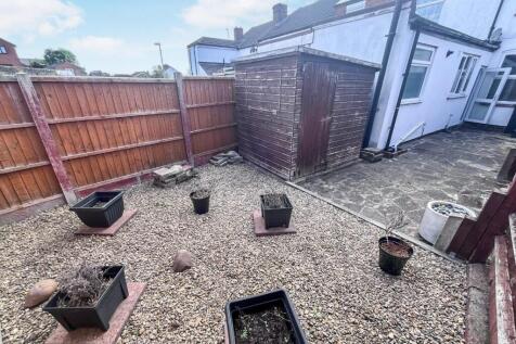 GARDEN 2.jpg