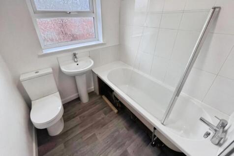 pbox-bathroom-331984.jpg