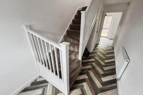 ENTRANCE HALLWAY.jpg