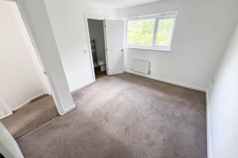 MASTER BEDROOM.jpg