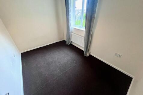 BEDROOM.jpg