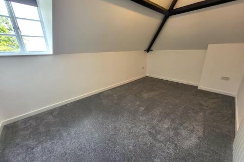 16&#39; Double Bedroom