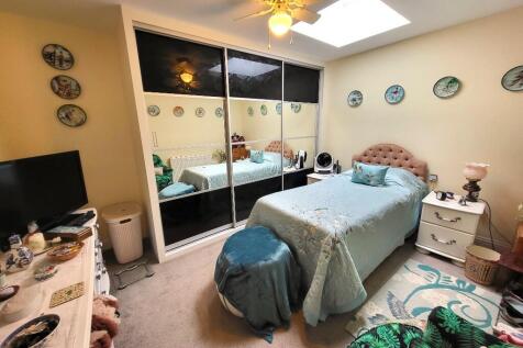12&#39; Bedroom One
