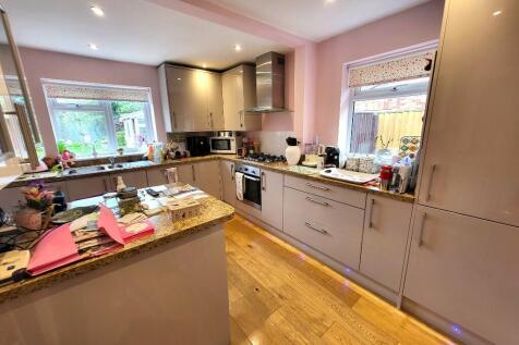 Kitchen/ Breakfast