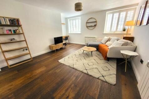 17&#39; Reception Room 