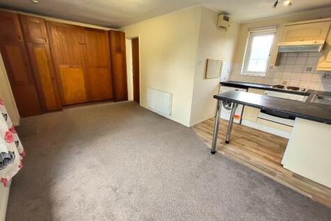 18&#39; Studio Room (2)