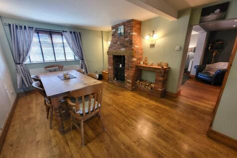19&#39; Family/ Dining 