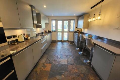 Modern 14&#39; Kitchen 