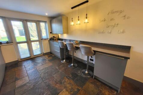 Kitchen (2) 