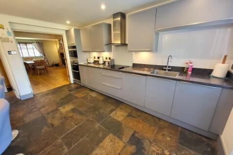 Kitchen (4) 