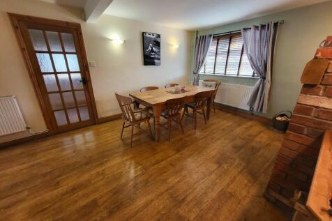 Family/ Dining (3) 