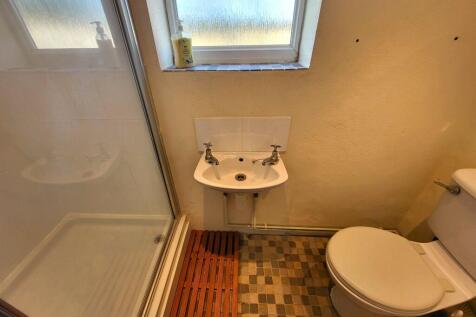 Pool House Shower 