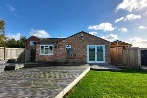 Pool House (2) 