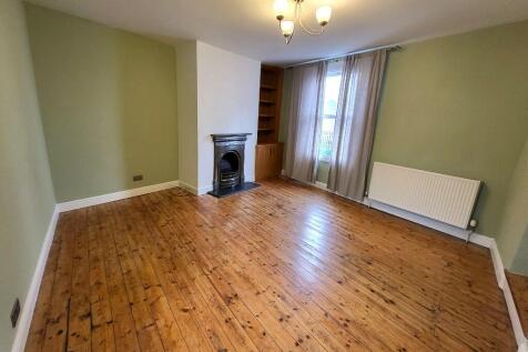14&#39; x 13 Sitting Rm
