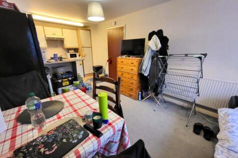 Living Room (2) 