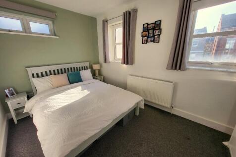 13&#39; Bedroom One