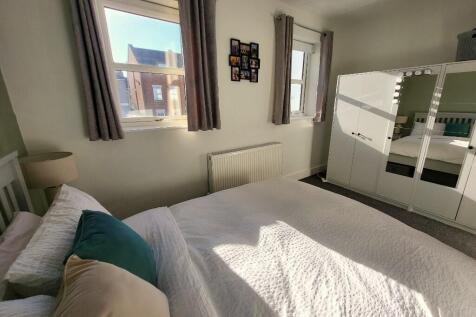 Bedroom One (2) 