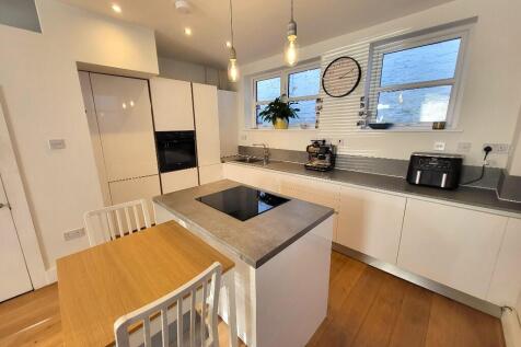 Kitchen Area (1)