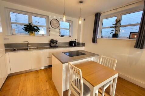 Kitchen (2) 